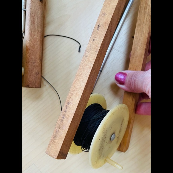 Vintage Lot (2) Never-Fail ice fishing wooden tip ups - Picture 5 of 7